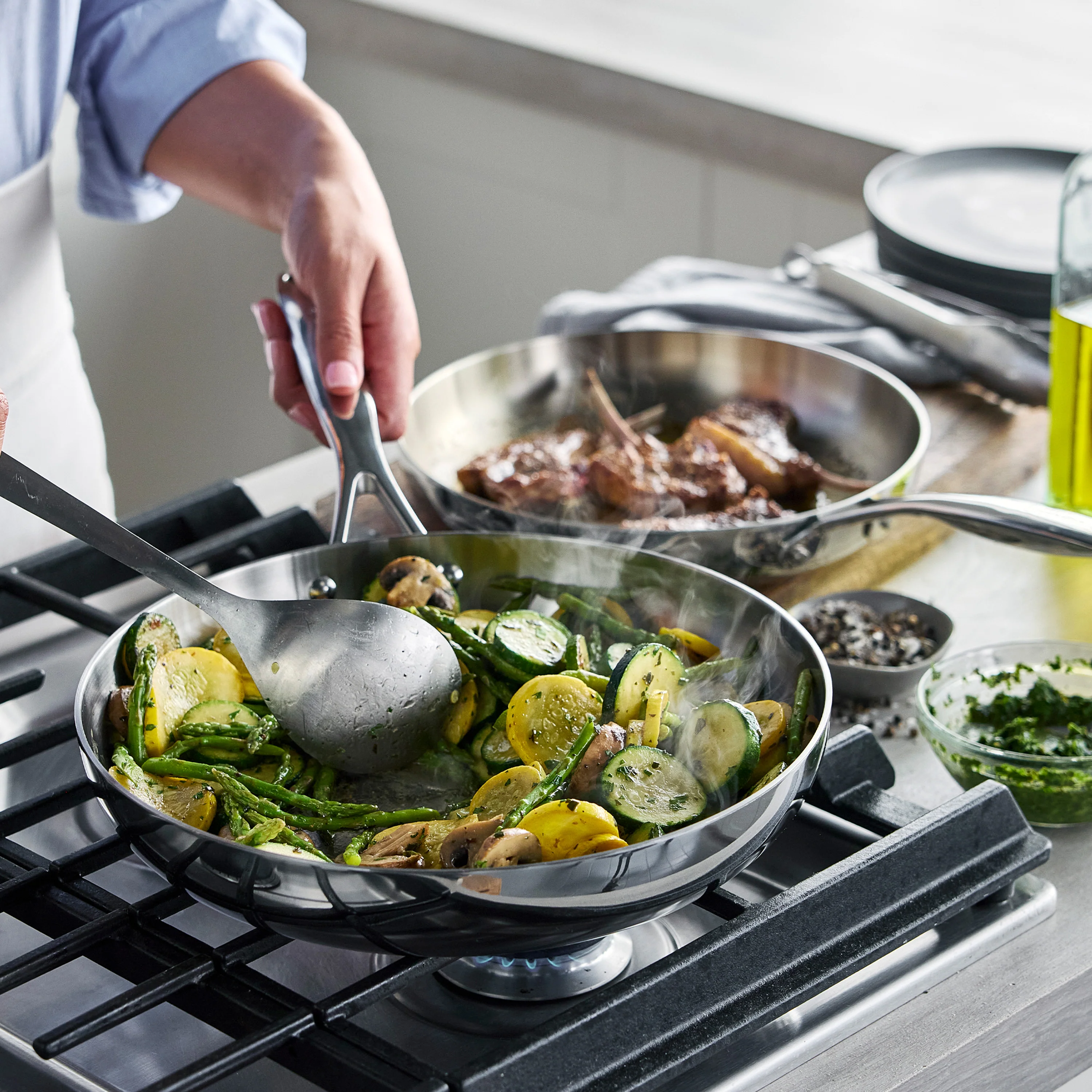 Valencia Pro Stainless Steel Uncoated 10" and 12" Frypan Set - Image 4