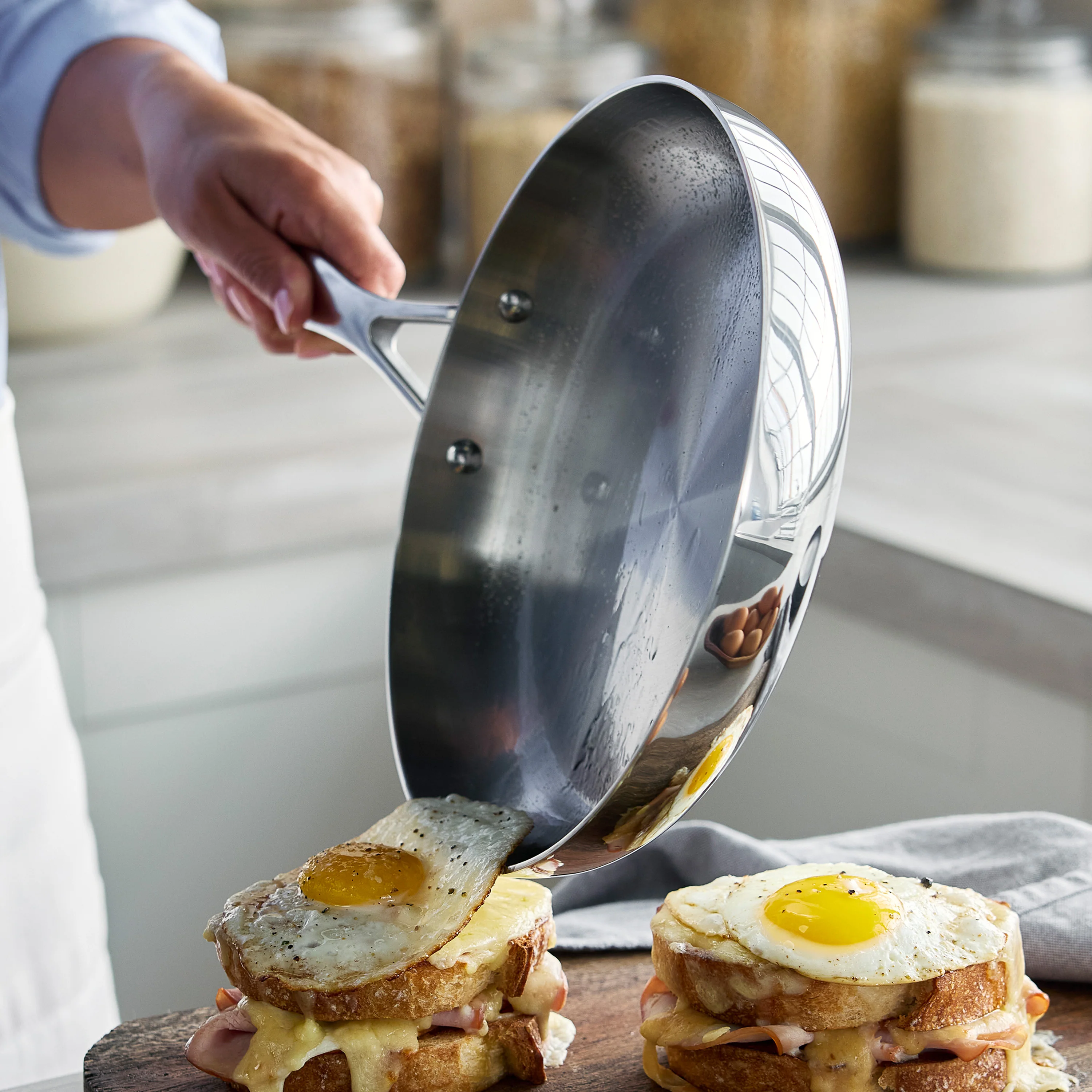 Valencia Pro Stainless Steel Uncoated 10" and 12" Frypan Set - Image 5